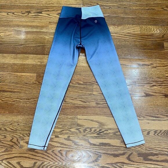 AR-33 Blue Alpha High Waist Geometric Ombre Leggings - Picture 3 of 5
